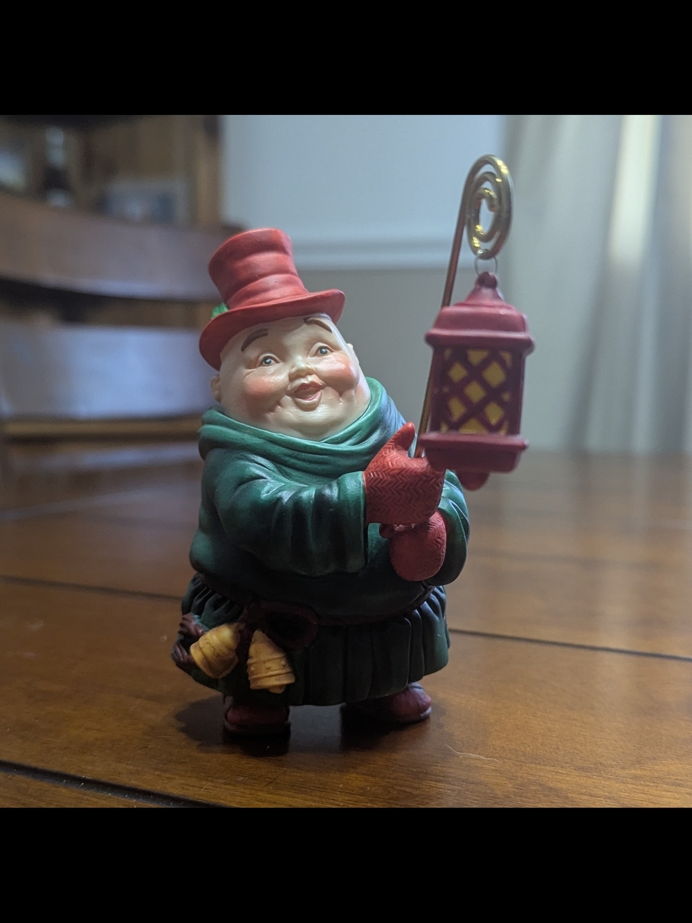 Department 56 - Merry Makers - Leo The Lamp-A-Lighter
